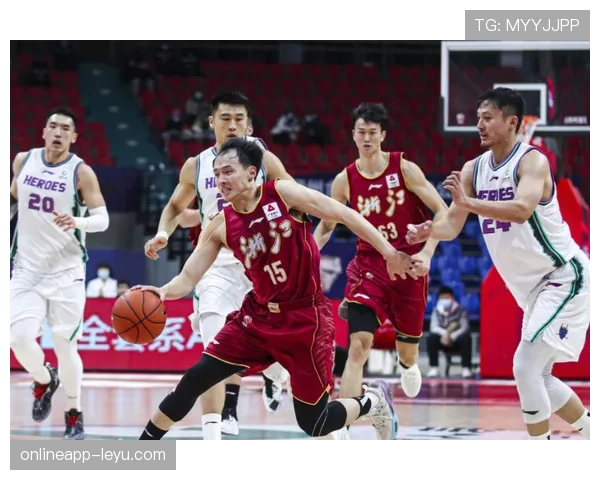 金玟哉精准长传成关键,状态回暖显著提升球队竞争力 金玟哉精准长传成关键,状态回暖显著提升球队竞争力