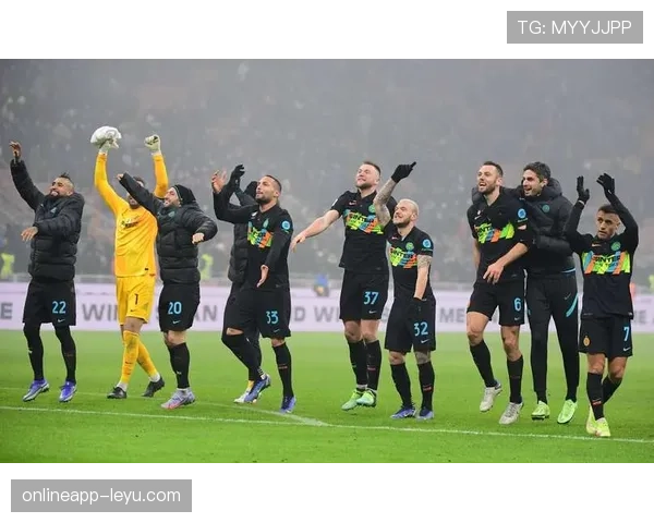 米兰中场表现稳健，组织能力持续提升引领球队战术新潮流