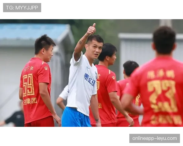 克里斯·理查兹持续进化，扛起球队未来重建大旗